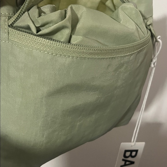 Women's Everyday Tote BGGU in Celedon - Picture 5 of 5